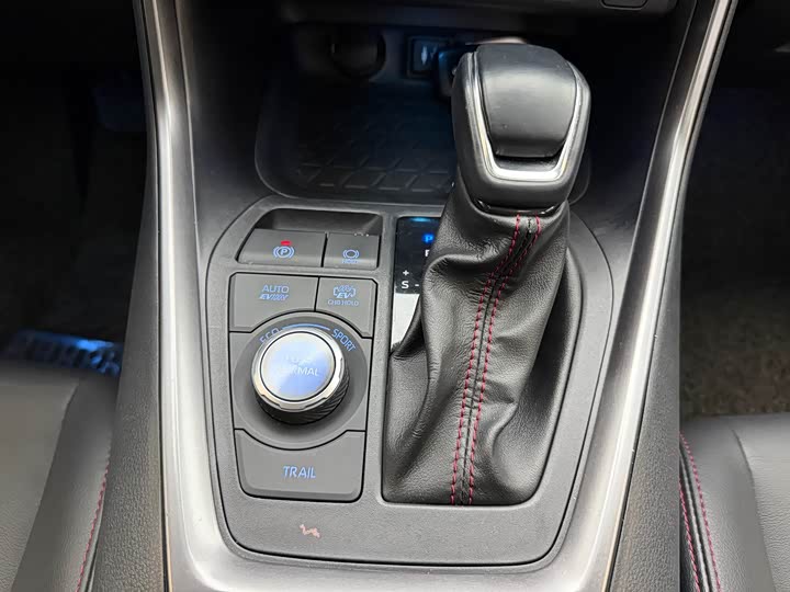 Фото 6 - Toyota Wildlander Hybrid