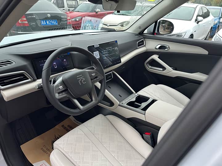 Фото 10 - BYD Yuan Up