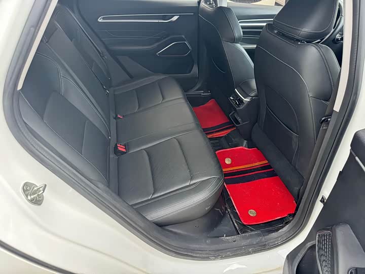 Фото 6 - Geely Emgrand