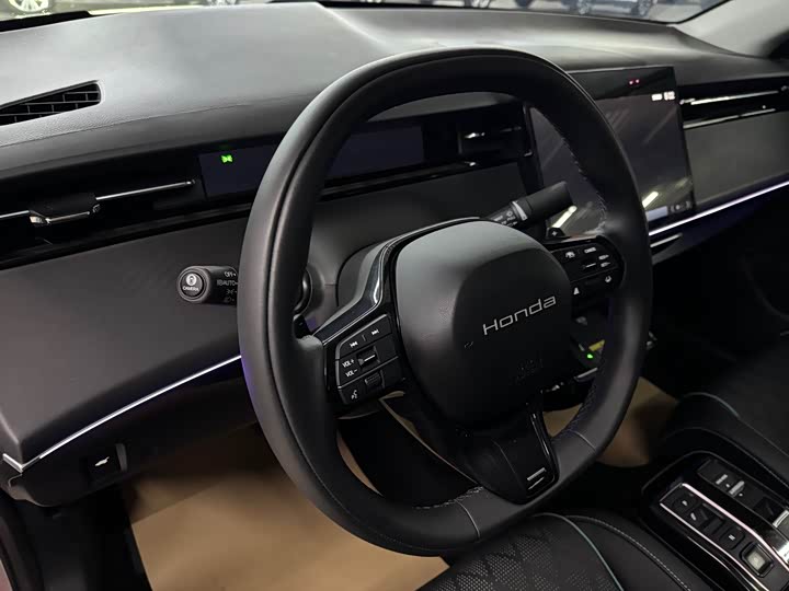 Фото 10 - Honda e:NP2
