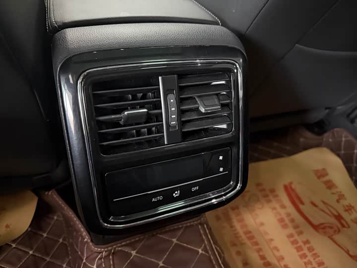 Фото 16 - Volkswagen Passat