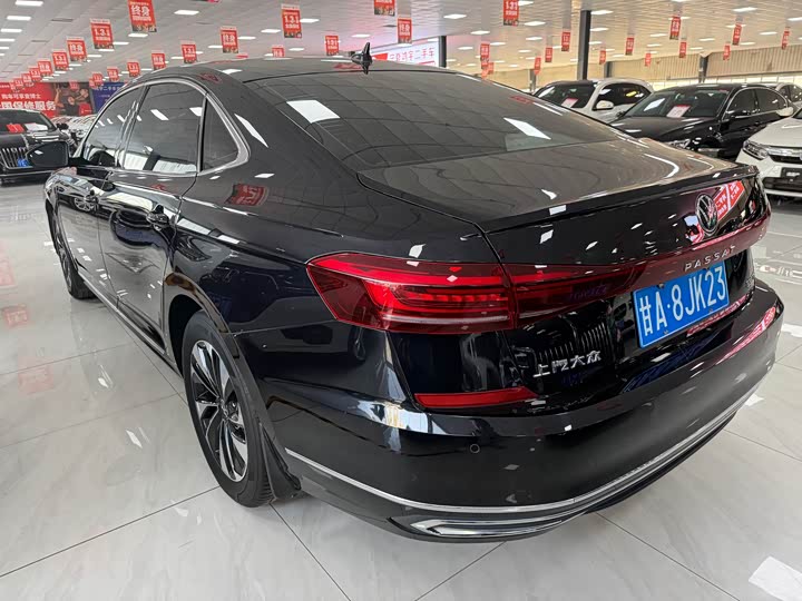 Фото 8 - Volkswagen Passat