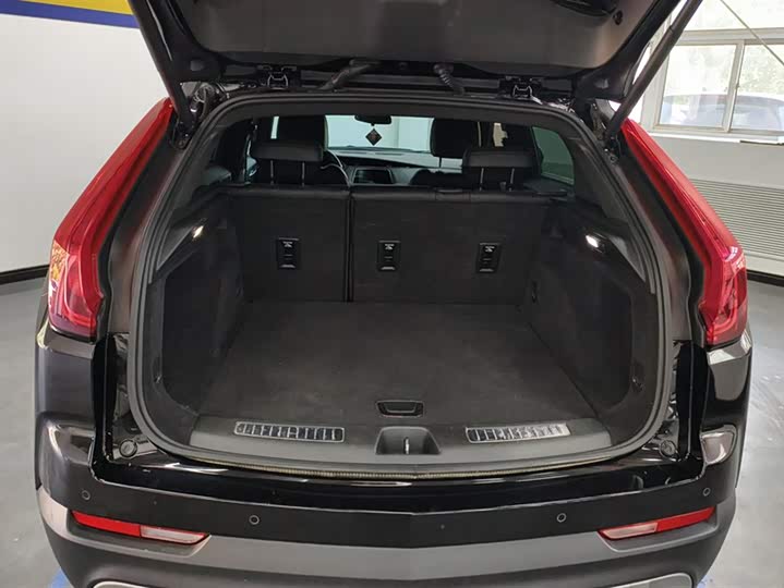 Фото 4 - Cadillac XT4