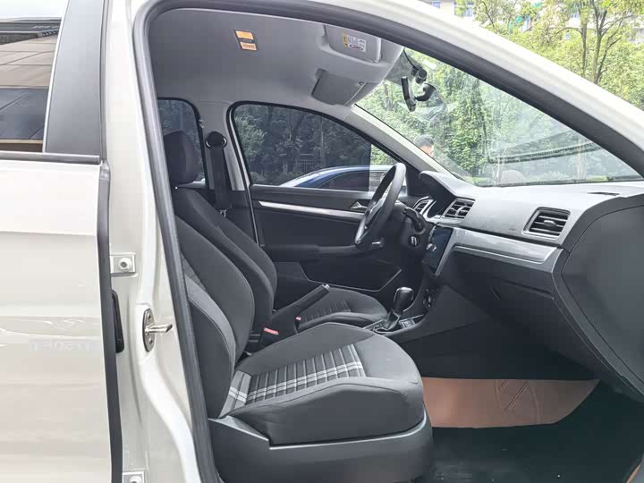 Фото 16 - Volkswagen Lavida