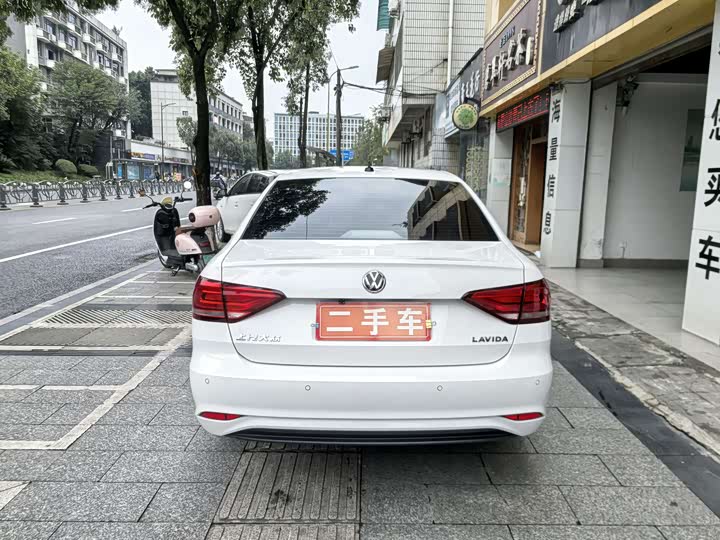 Фото 7 - Volkswagen Lavida