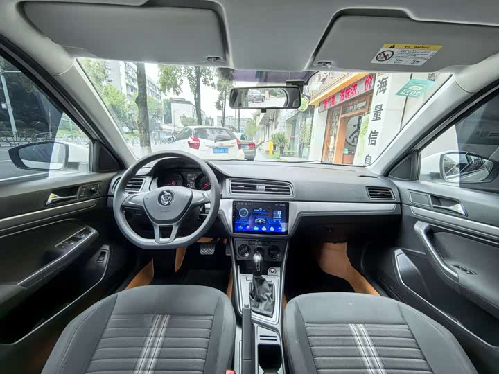 Фото 9 - Volkswagen Lavida