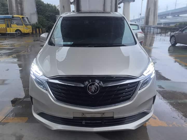 Фото 3 - Buick GL8 ES