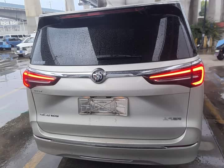 Фото 6 - Buick GL8 ES