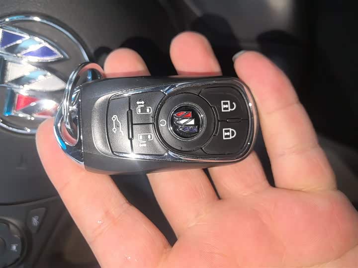 Фото 9 - Buick GL8 ES