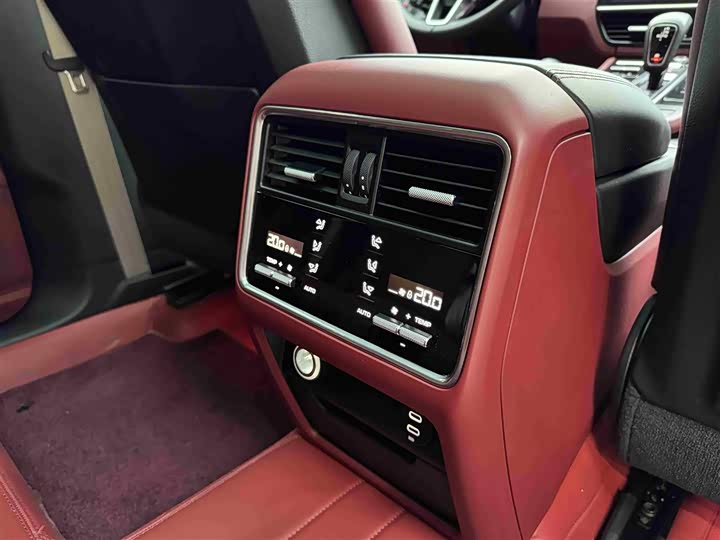 Фото 16 - Porsche Cayenne Hybrid