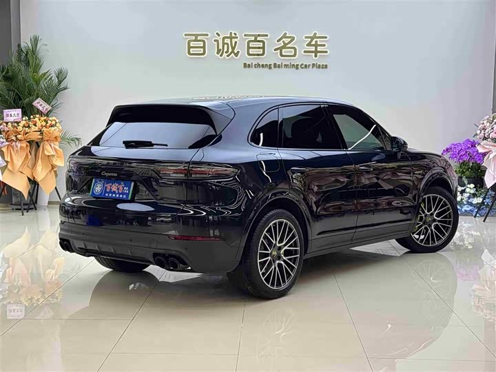 Фото 5 - Porsche Cayenne Hybrid