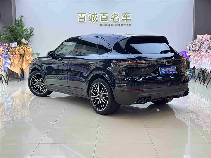 Фото 7 - Porsche Cayenne Hybrid