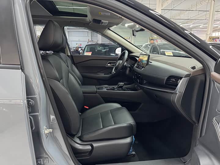 Фото 17 - Nissan X-Trail