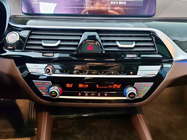 Фото 10 - BMW 5 Series