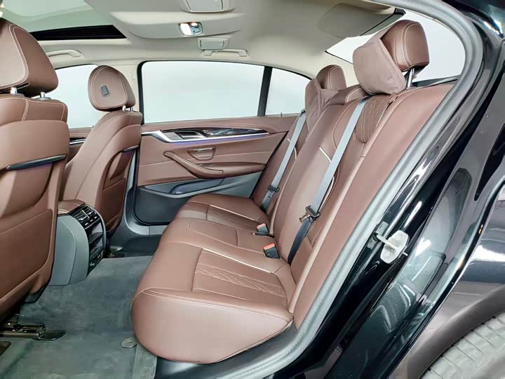 Фото 8 - BMW 5 Series