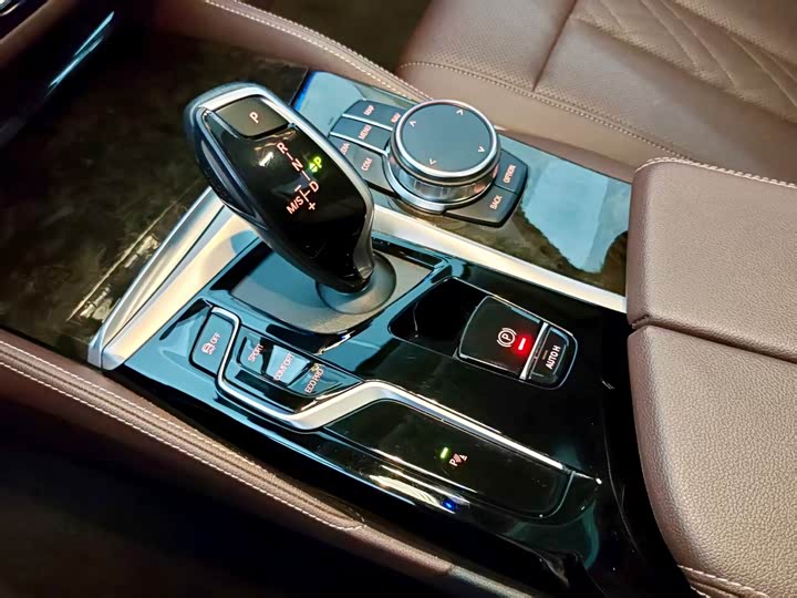 Фото 9 - BMW 5 Series