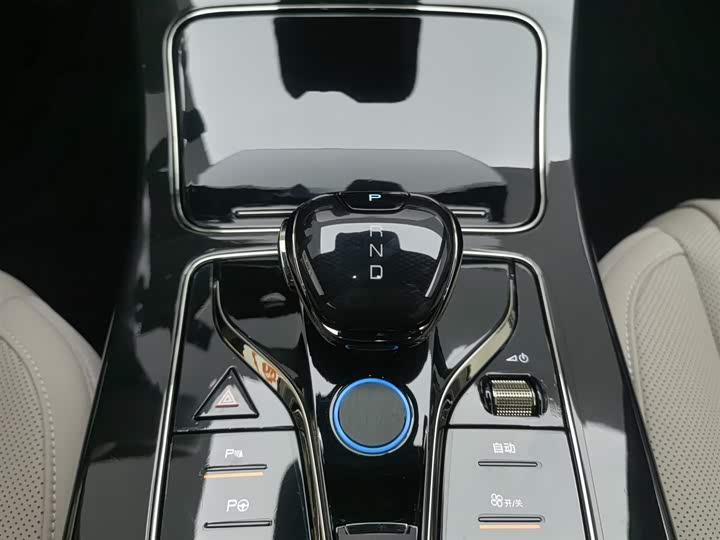 Фото 13 - BYD Han