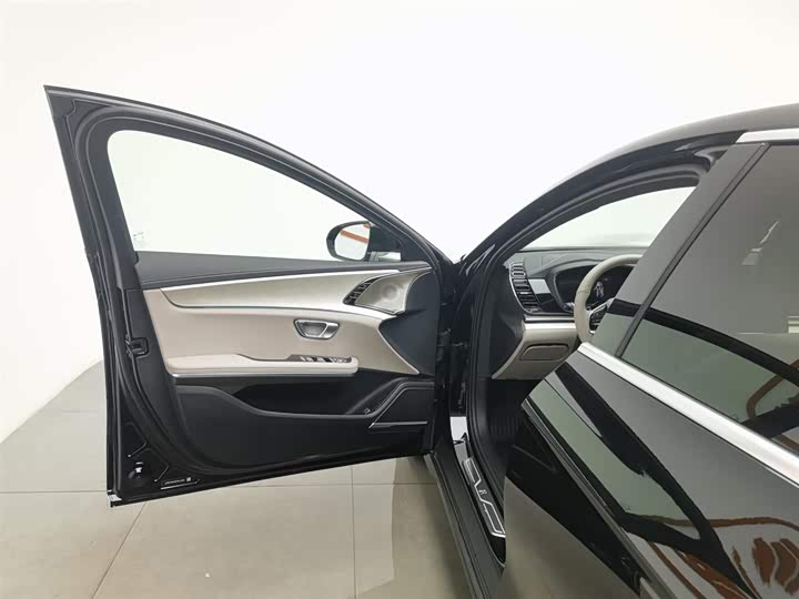 Фото 8 - BYD Han