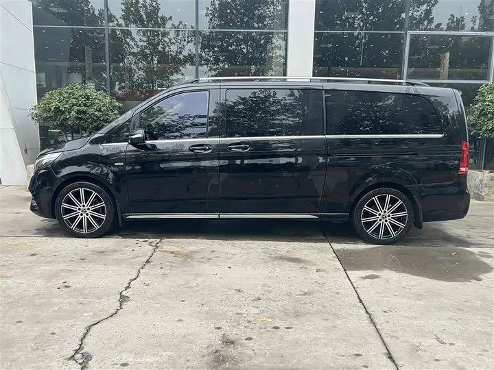 Фото 2 - Mercedes-Benz V-Class