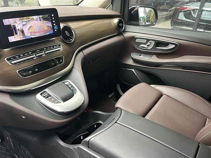 Фото 6 - Mercedes-Benz V-Class
