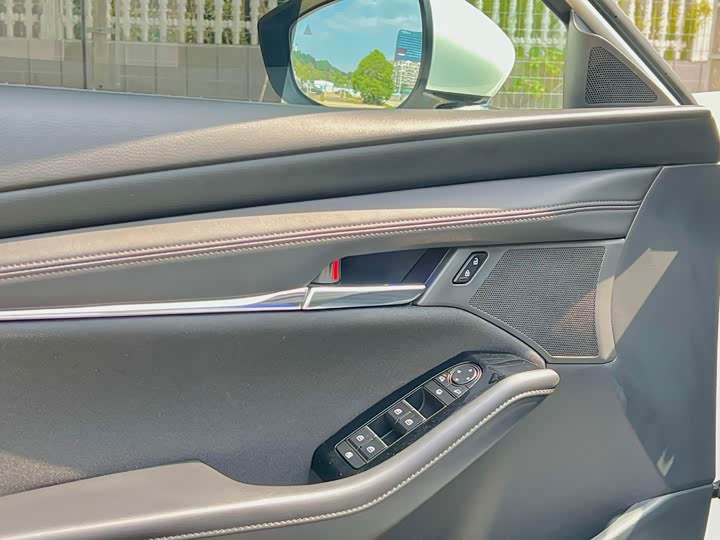 Фото 8 - Mazda 3 (Axela)