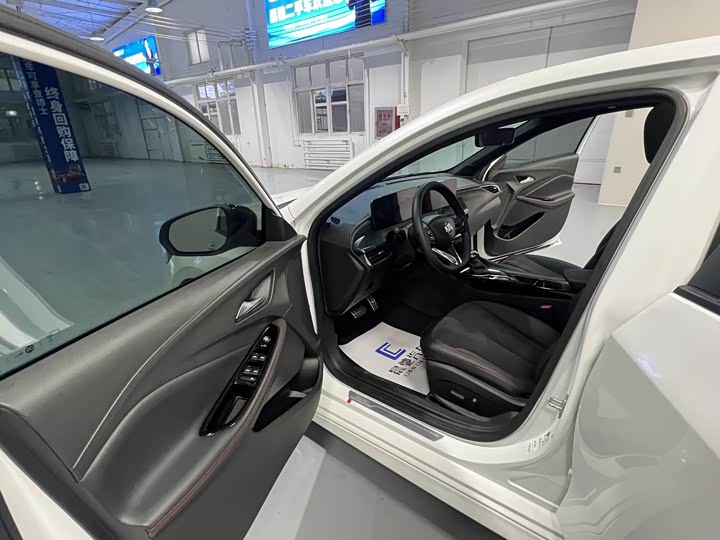 Фото 12 - Buick Verano