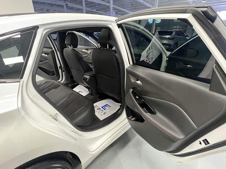 Фото 15 - Buick Verano