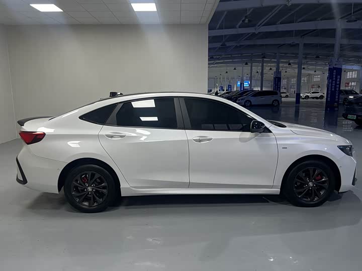 Фото 8 - Buick Verano