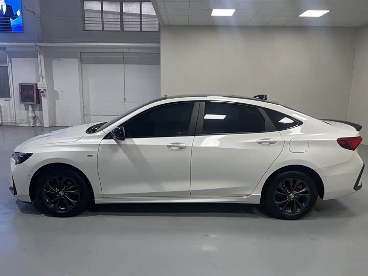 Фото 9 - Buick Verano