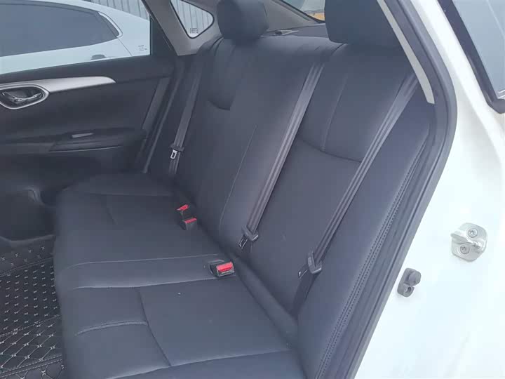 Фото 17 - Nissan Sylphy