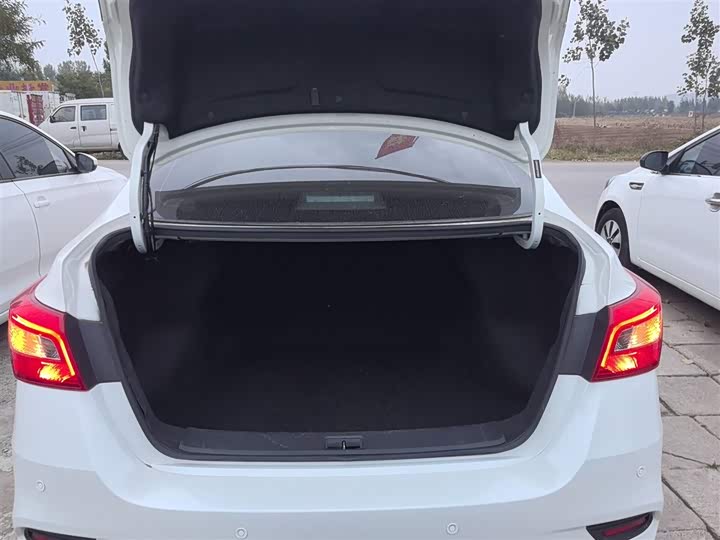 Фото 19 - Nissan Sylphy