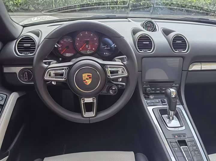 Фото 4 - Porsche 718