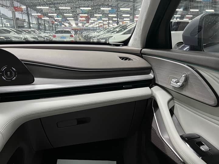 Фото 12 - Exeed RX C-DM Hybrid