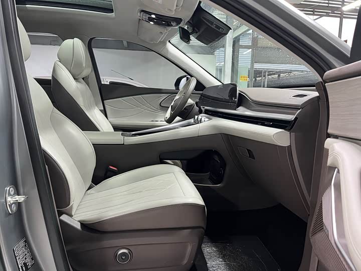 Фото 20 - Exeed RX C-DM Hybrid