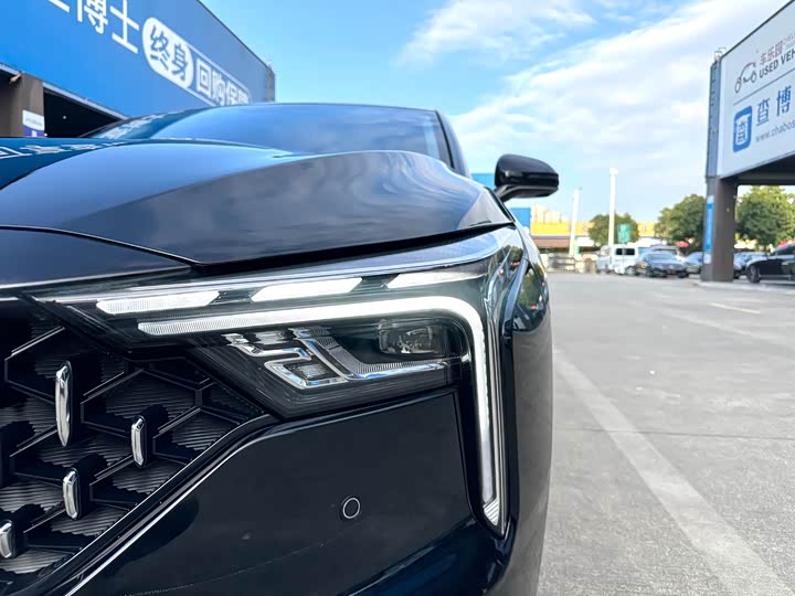 Фото 12 - Bestune B70