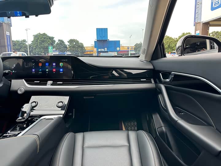 Фото 21 - Bestune B70