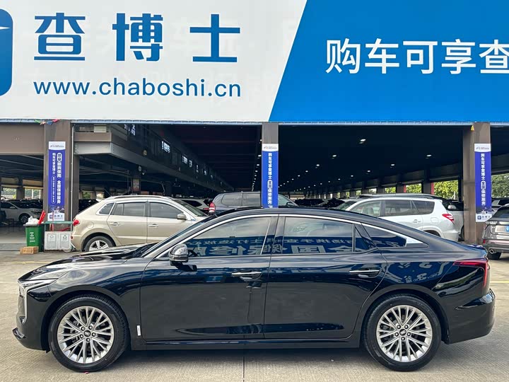 Фото 7 - Bestune B70