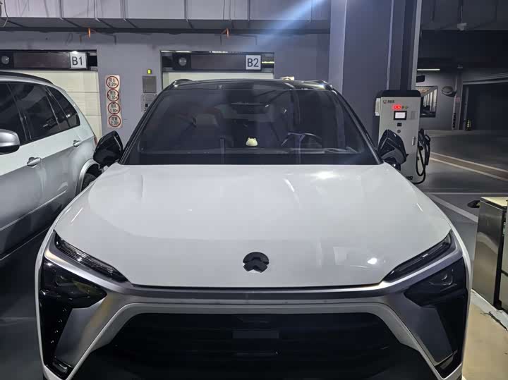 Фото 2 - Nio ES8