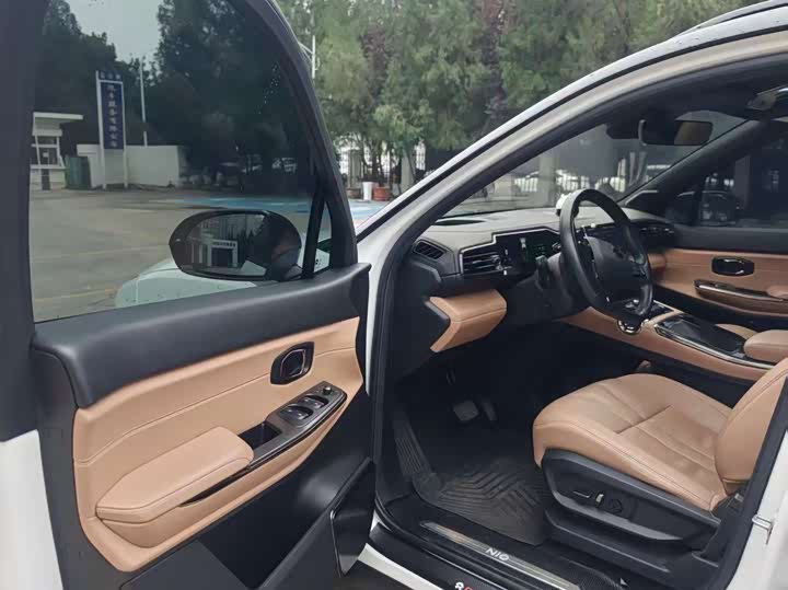 Фото 7 - Nio ES8