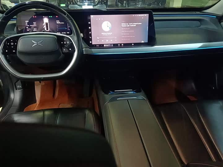 Фото 10 - XPeng P7