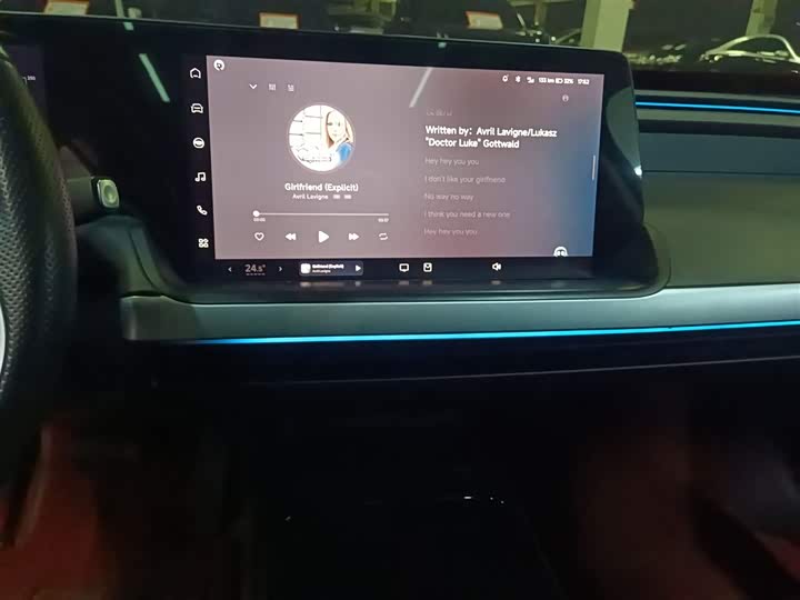 Фото 13 - XPeng P7