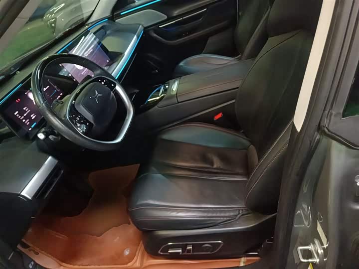 Фото 15 - XPeng P7