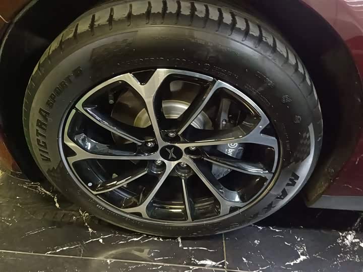 Фото 23 - XPeng P7