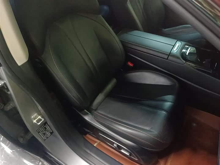 Фото 25 - XPeng P7