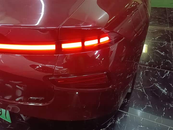 Фото 8 - XPeng P7