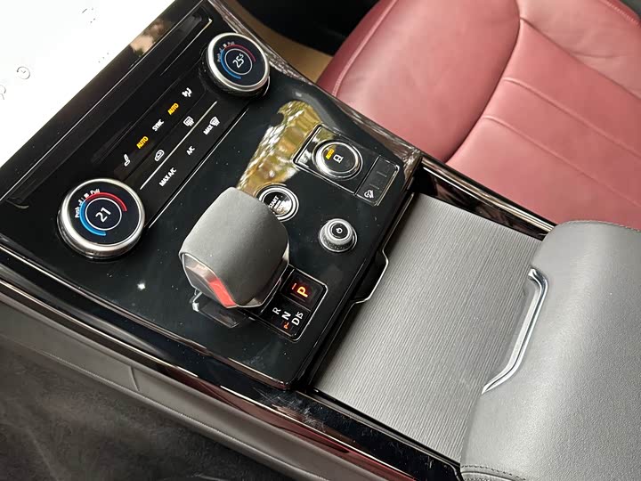 Фото 11 - Land Rover Range Rover Sport