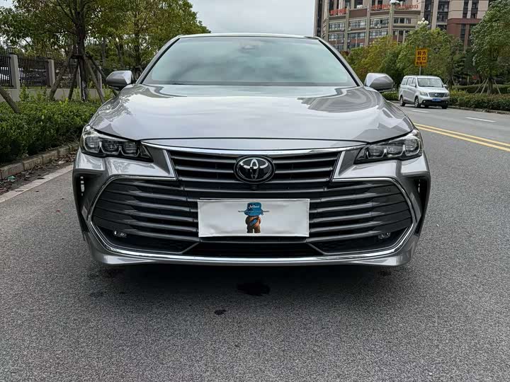 Фото 2 - Toyota Avalon
