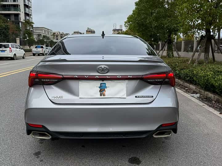 Фото 5 - Toyota Avalon