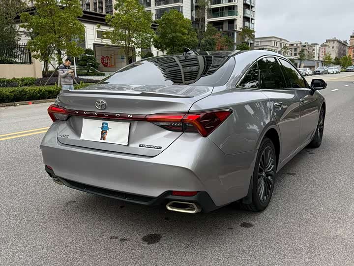 Фото 6 - Toyota Avalon