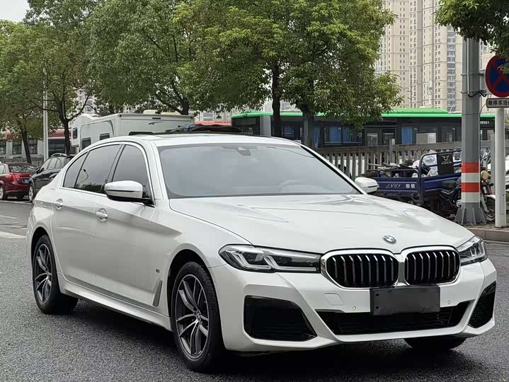 Фото 3 - BMW 5 Series